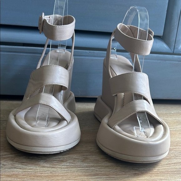 Paloma Barcelo Tan Leather Wedge Sandals size 7 (37) - Picture 2 of 11